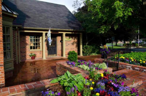  Hillwinds Inn - Blowing Rock  Бловинг Рок